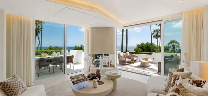 Venta de apartamento en planta baja en New Golden Mile 2