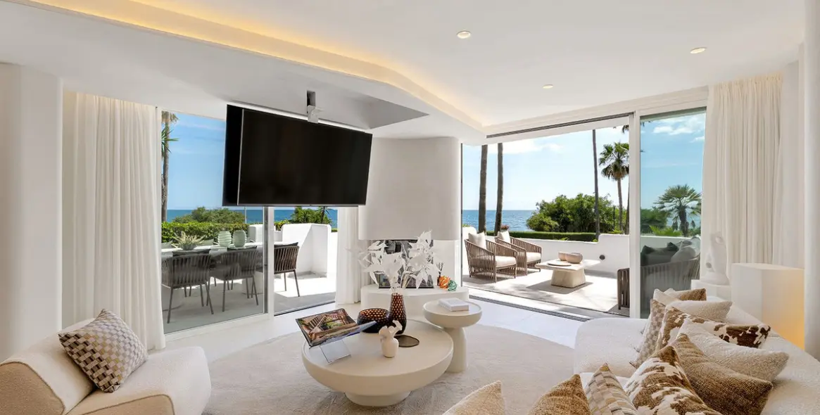 Venta de apartamento en planta baja en New Golden Mile 4