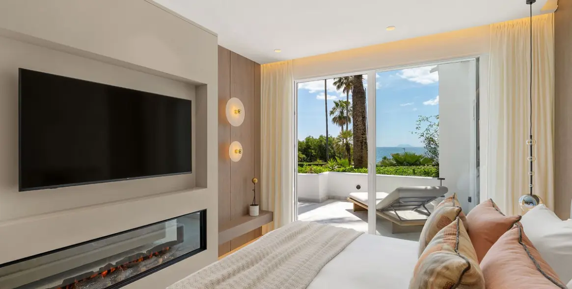 Venta de apartamento en planta baja en New Golden Mile 8