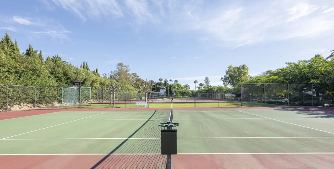 Venta de apartamento en planta baja en New Golden Mile 18