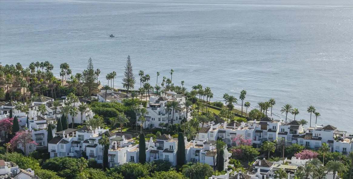 Venta de apartamento en planta baja en New Golden Mile 29
