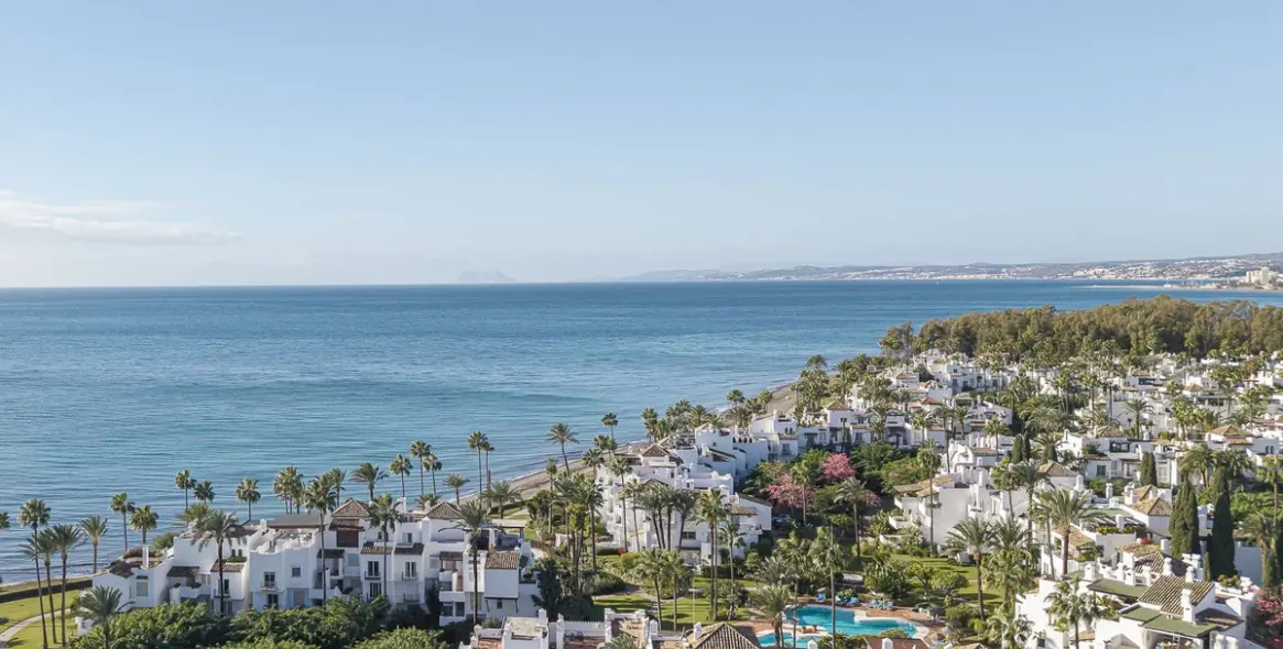 Venta de apartamento en planta baja en New Golden Mile 31
