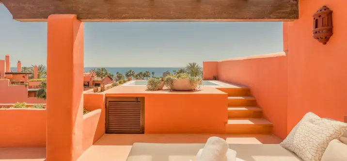 Venta de ático dúplex en Estepona 1