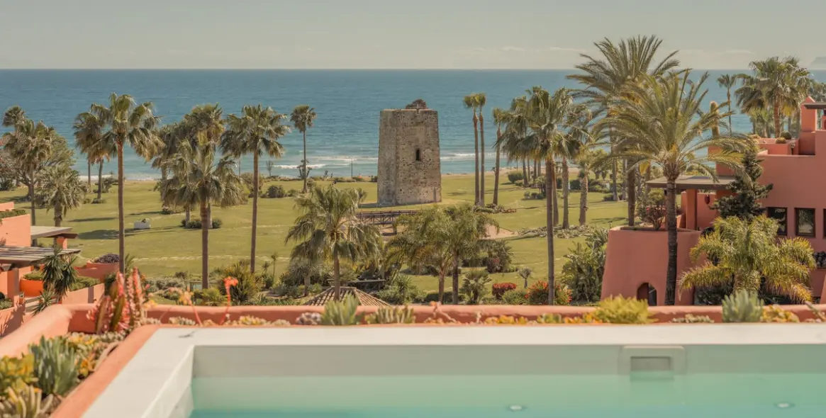 Продажа двухуровневого пентхауса в Estepona 3