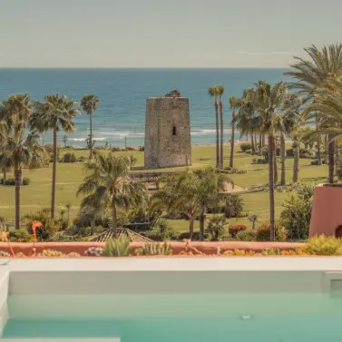 Venta de ático dúplex en Estepona