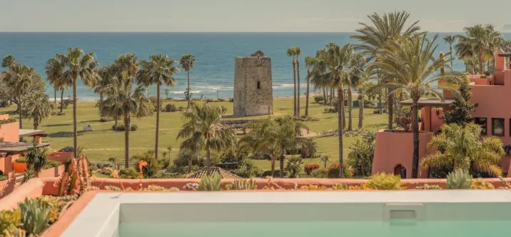 Venta de ático dúplex en Estepona 2