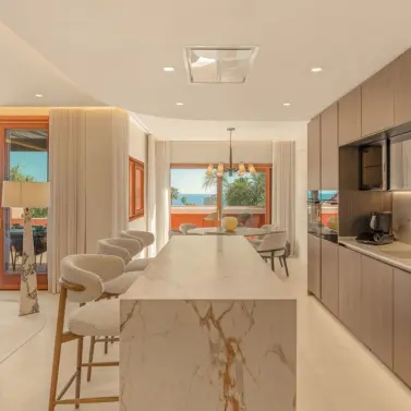 Venta de ático dúplex en Estepona