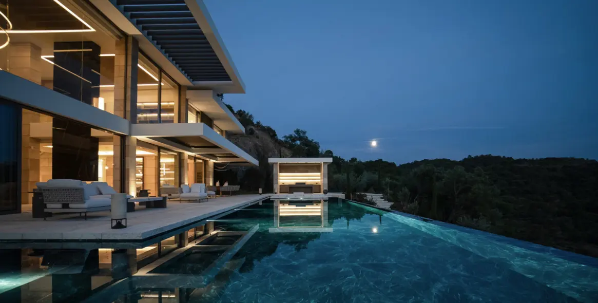 Sale of detached villa in La Zagaleta 18