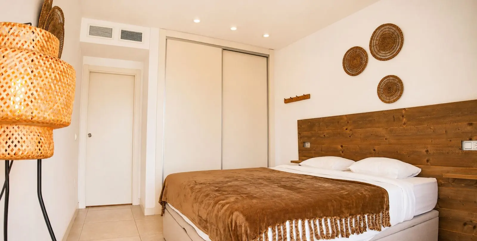 Long-term rent of middle floor apartment in Estepona 8