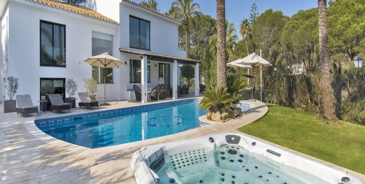 Short-term rent of detached villa in Marbella 2