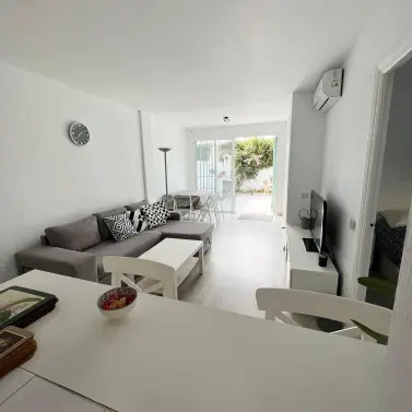 Alquiler a largo plazo de apartamento en planta baja en Estepona