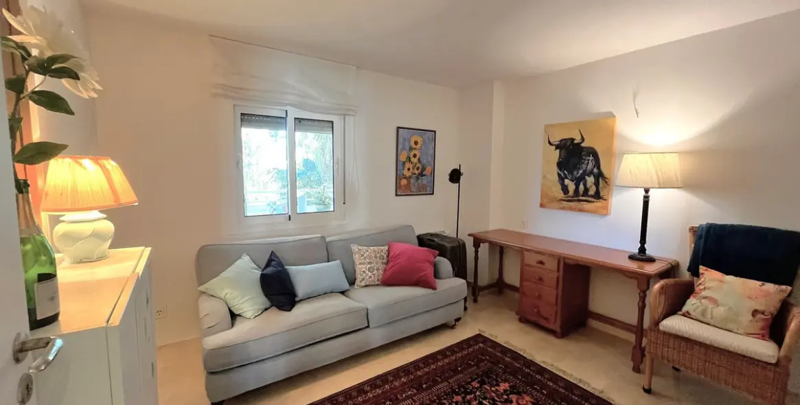 Long-term rent of middle floor apartment in Estepona 8