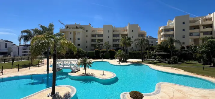 Long-term rent of middle floor apartment in El Chaparral 2