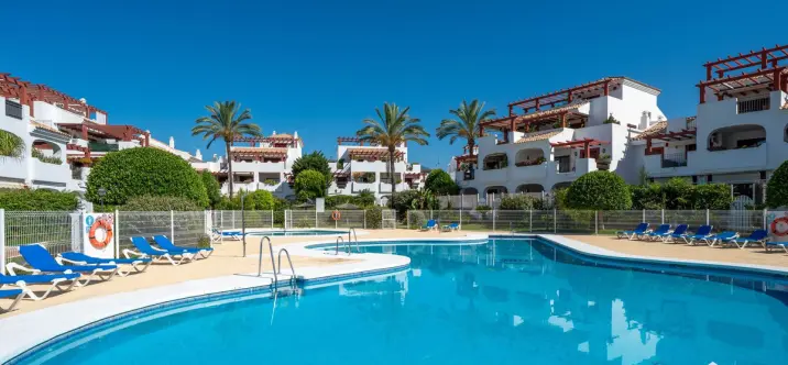 Долгосрочная аренда апартаментов на среднем этаже в San Pedro de Alcántara 2