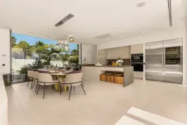 Image 3 thumb