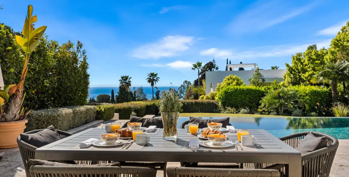 Short-term rent of detached villa in The Golden Mile 3
