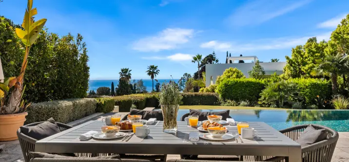 Short-term rent of detached villa in The Golden Mile 2
