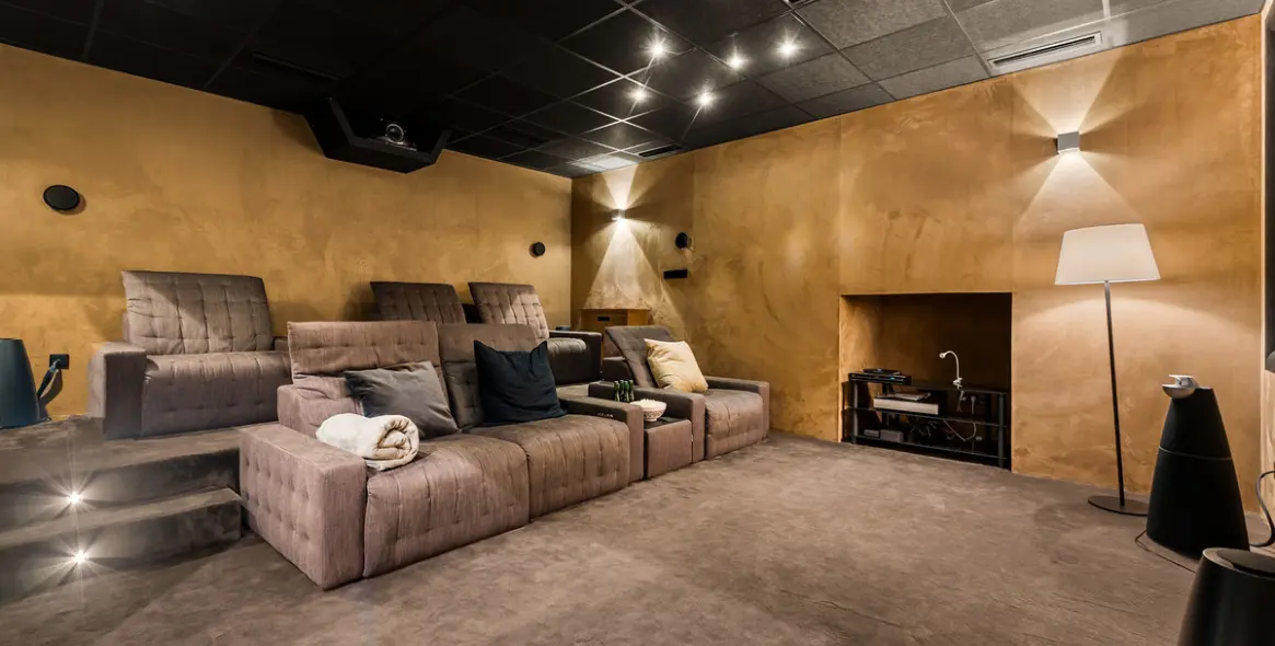 Short-term rent of detached villa in The Golden Mile 30