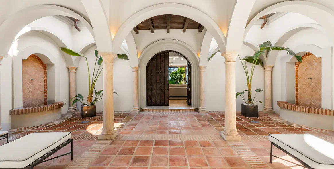Short-term rent of detached villa in The Golden Mile 42
