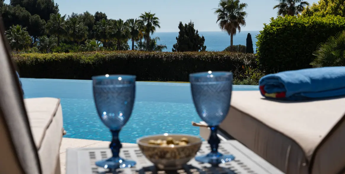 Short-term rent of detached villa in The Golden Mile 57