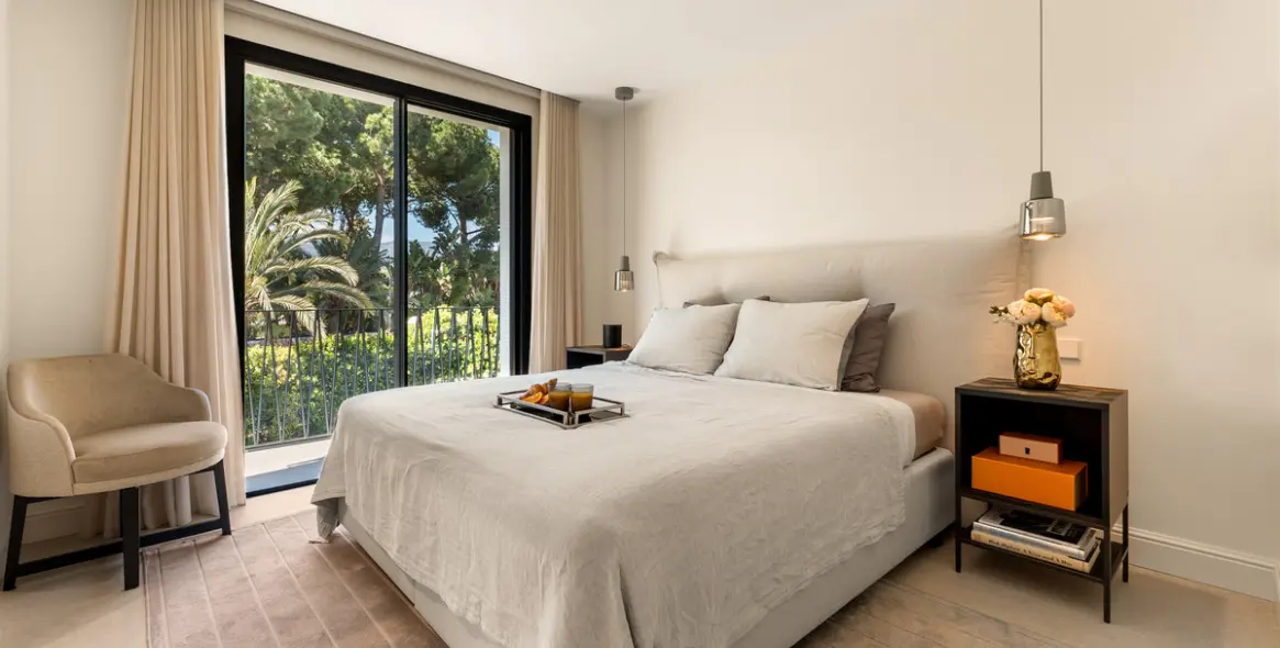 Short-term rent of detached villa in Los Monteros 22