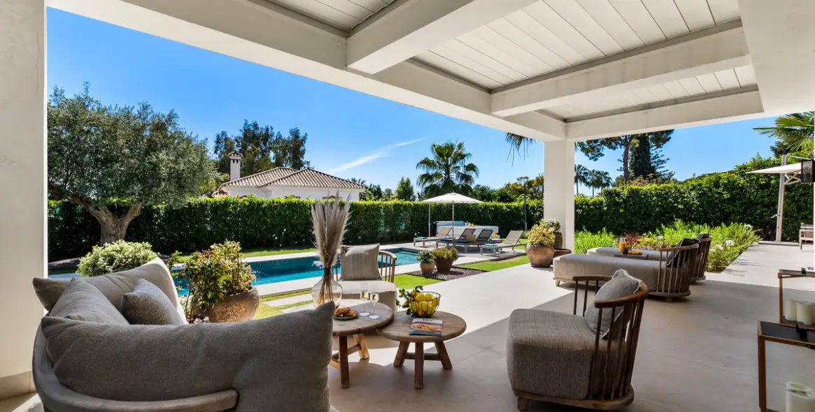 Short-term rent of detached villa in Los Monteros 42