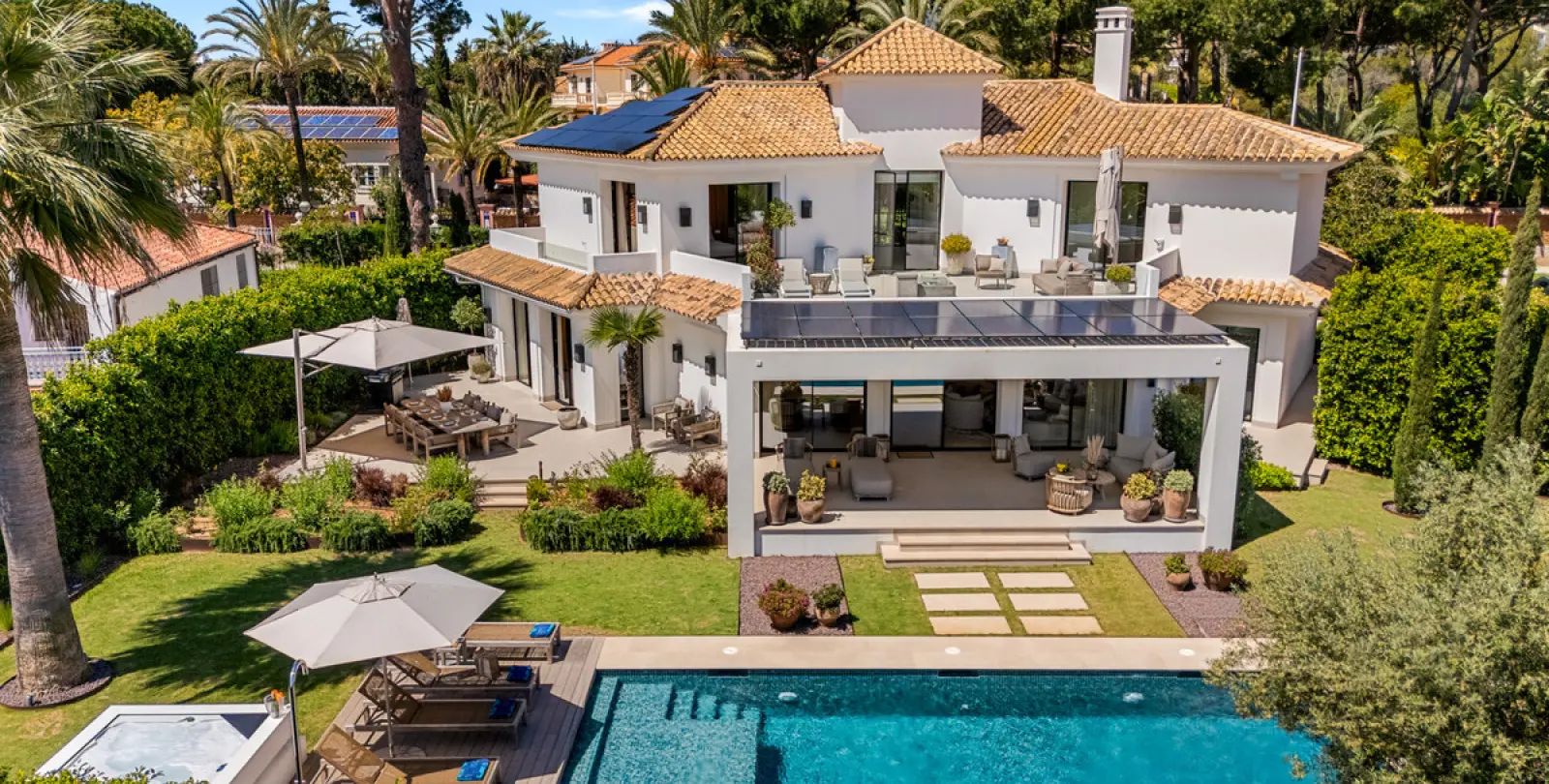 Alquiler a corto plazo de villa independiente en Los Monteros 1