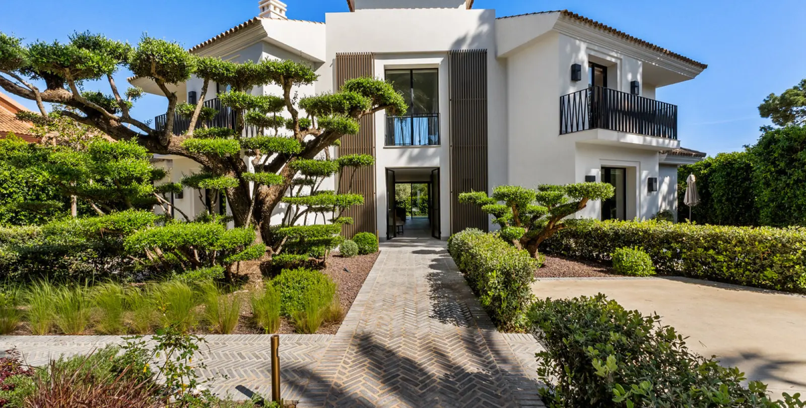 Alquiler a corto plazo de villa independiente en Los Monteros 59