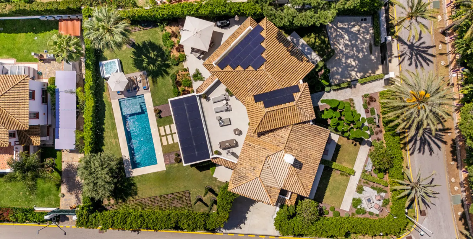 Alquiler a corto plazo de villa independiente en Los Monteros 82