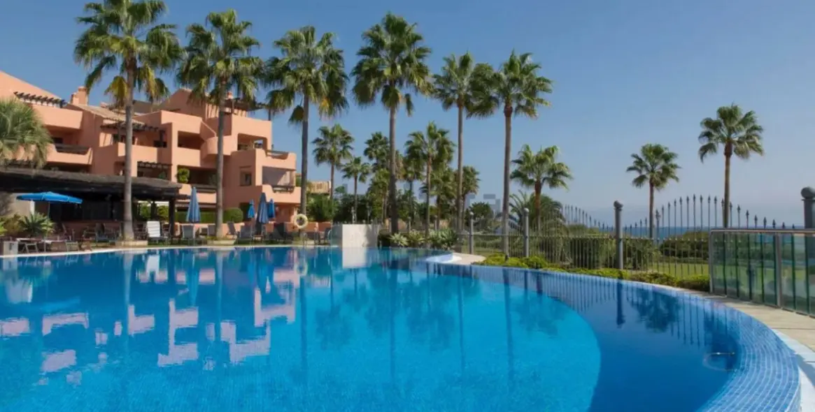 Long-term rent of ground floor apartment in Estepona 3