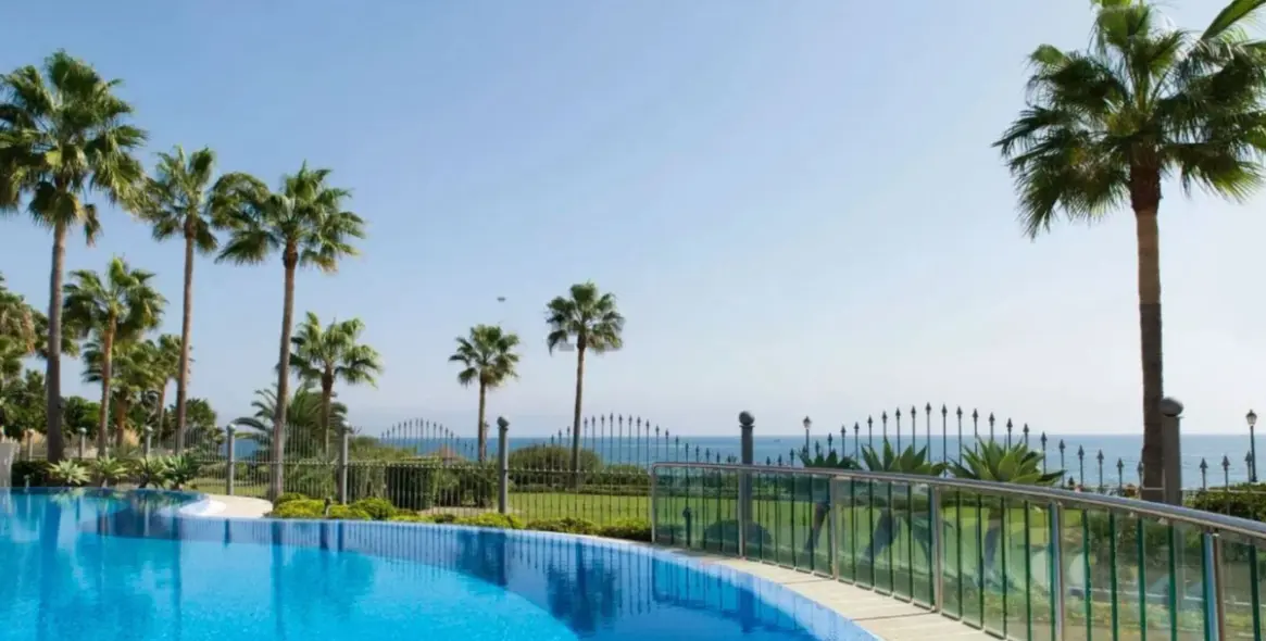 Long-term rent of ground floor apartment in Estepona 27