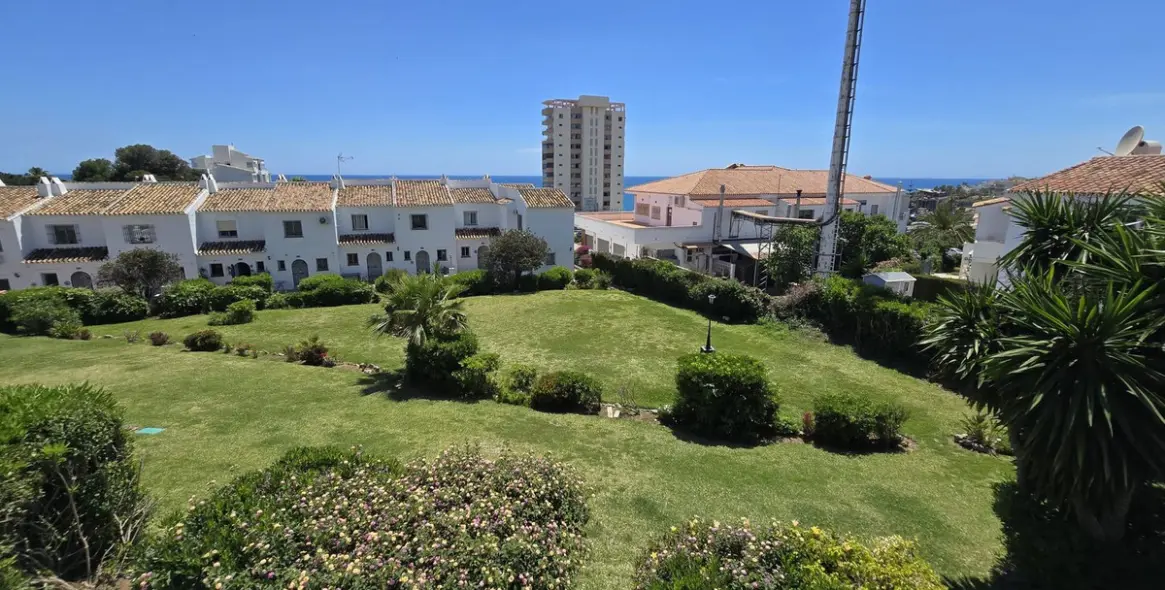 Sale of townhouse in Riviera del Sol 1