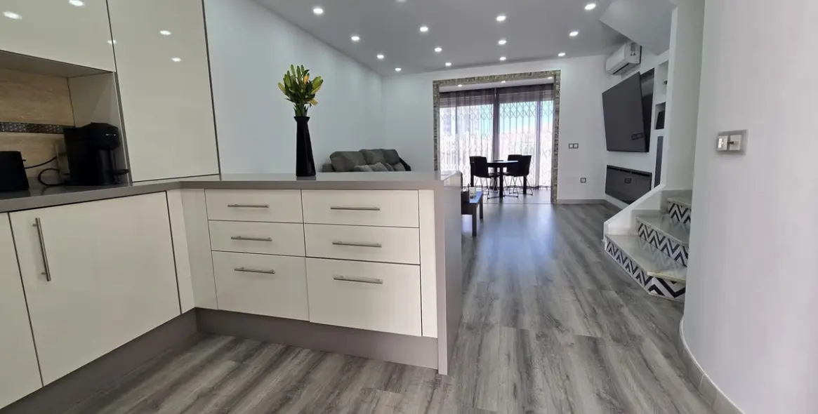 Sale of townhouse in Riviera del Sol 2