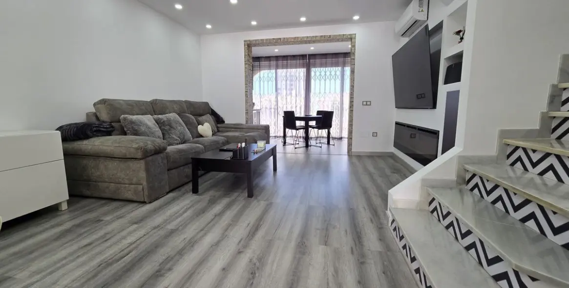 Sale of townhouse in Riviera del Sol 11