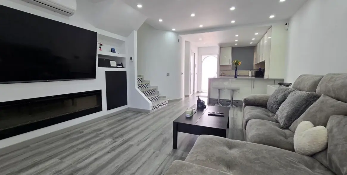 Sale of townhouse in Riviera del Sol 18