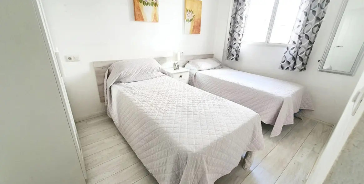 Venta de apartamento en planta media en Fuengirola 9