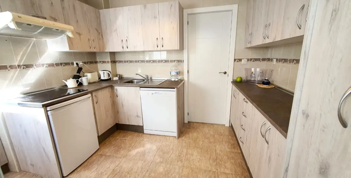 Venta de apartamento en planta media en Fuengirola 17