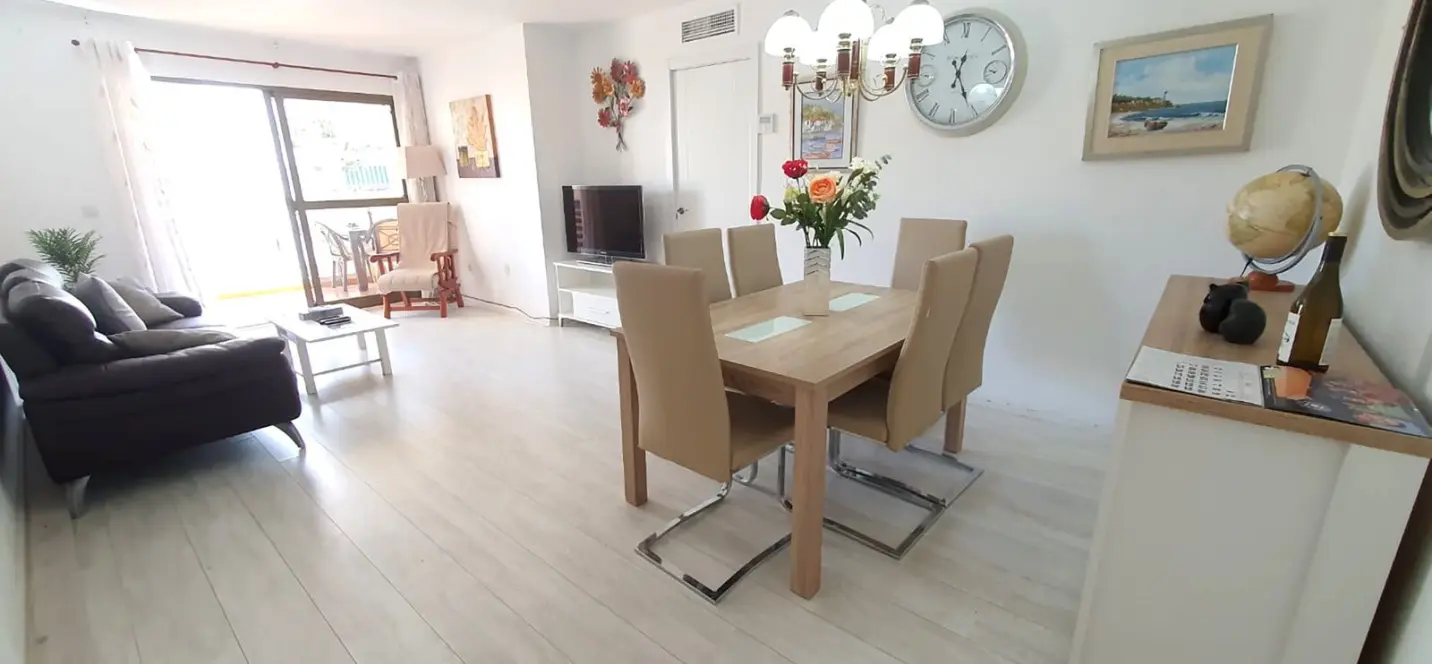 Venta de apartamento en planta media en Fuengirola 1