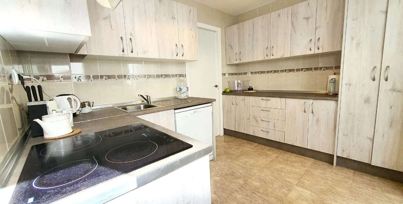 Sale of middle floor apartment in Fuengirola 3