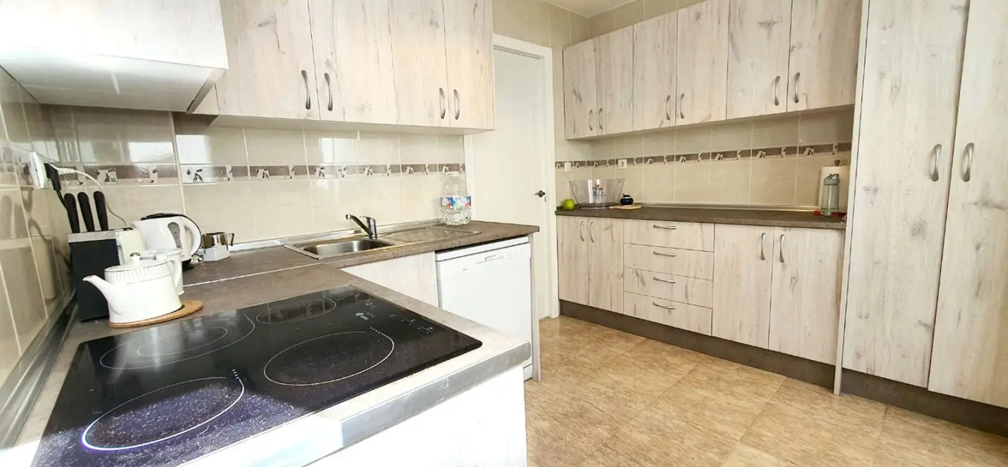 Venta de apartamento en planta media en Fuengirola 2