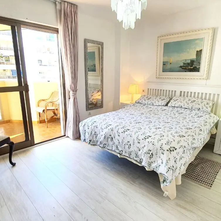 Venta de apartamento en planta media en Fuengirola