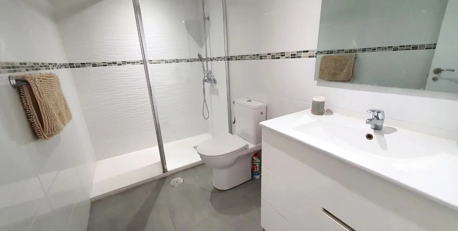 Sale of middle floor apartment in Fuengirola 5