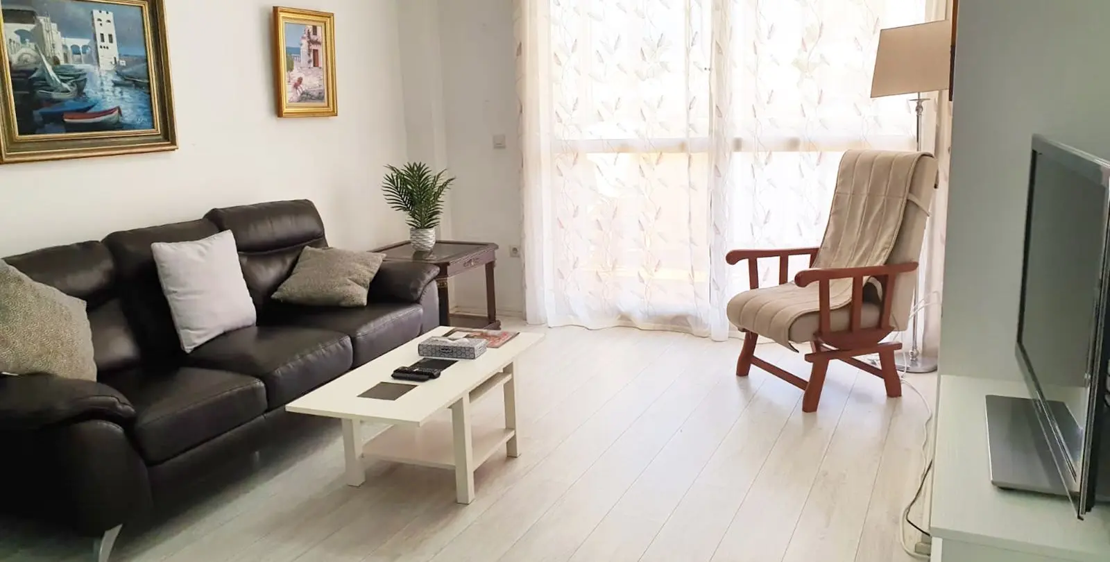 Sale of middle floor apartment in Fuengirola 6
