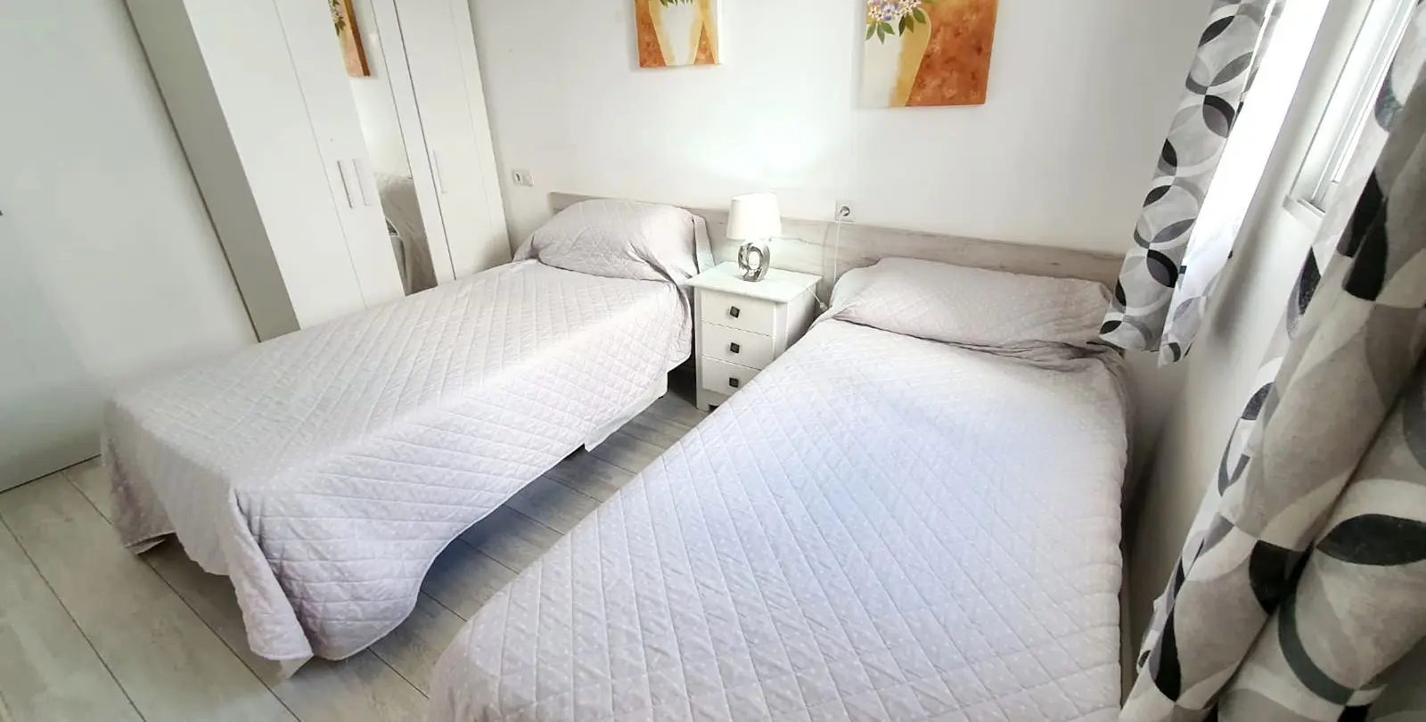 Sale of middle floor apartment in Fuengirola 10