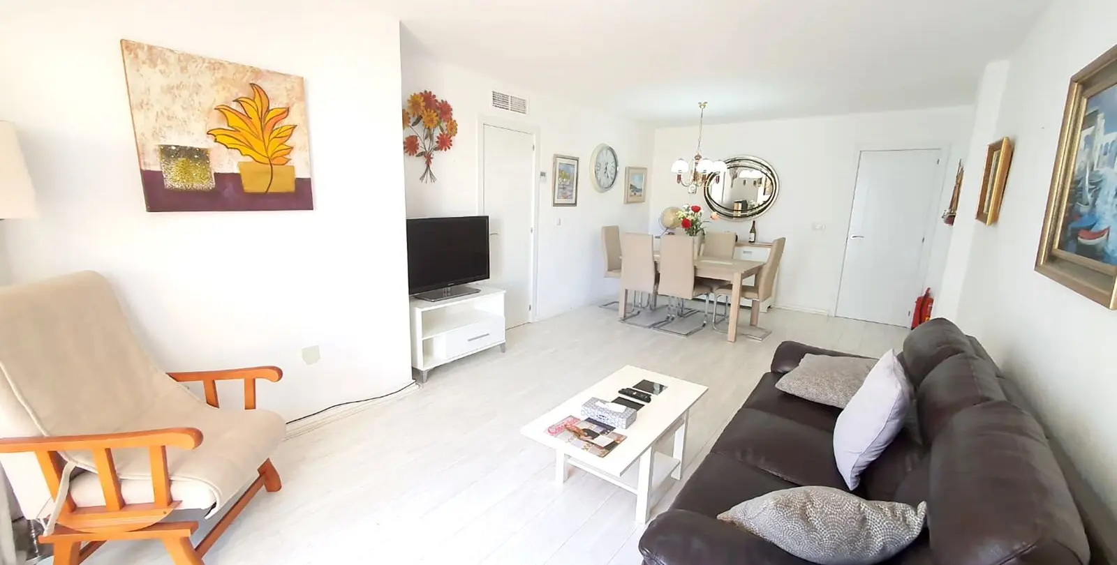 Sale of middle floor apartment in Fuengirola 12