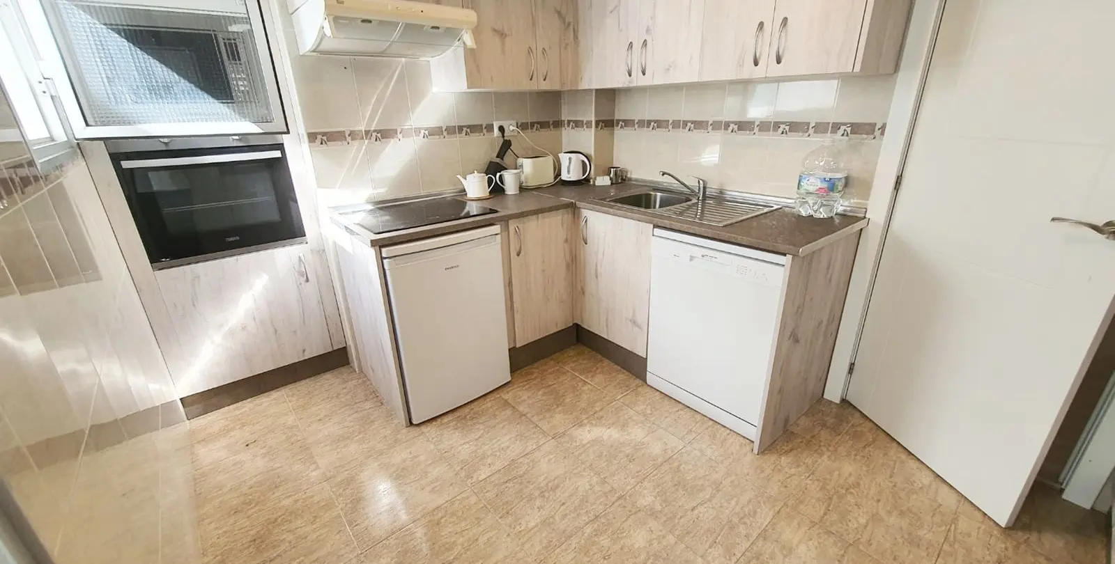 Sale of middle floor apartment in Fuengirola 18
