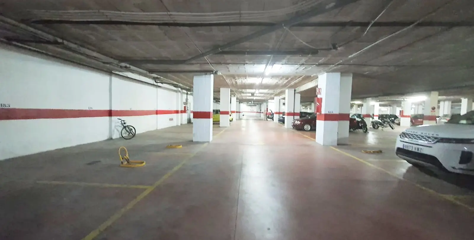 Sale of middle floor apartment in Fuengirola 21