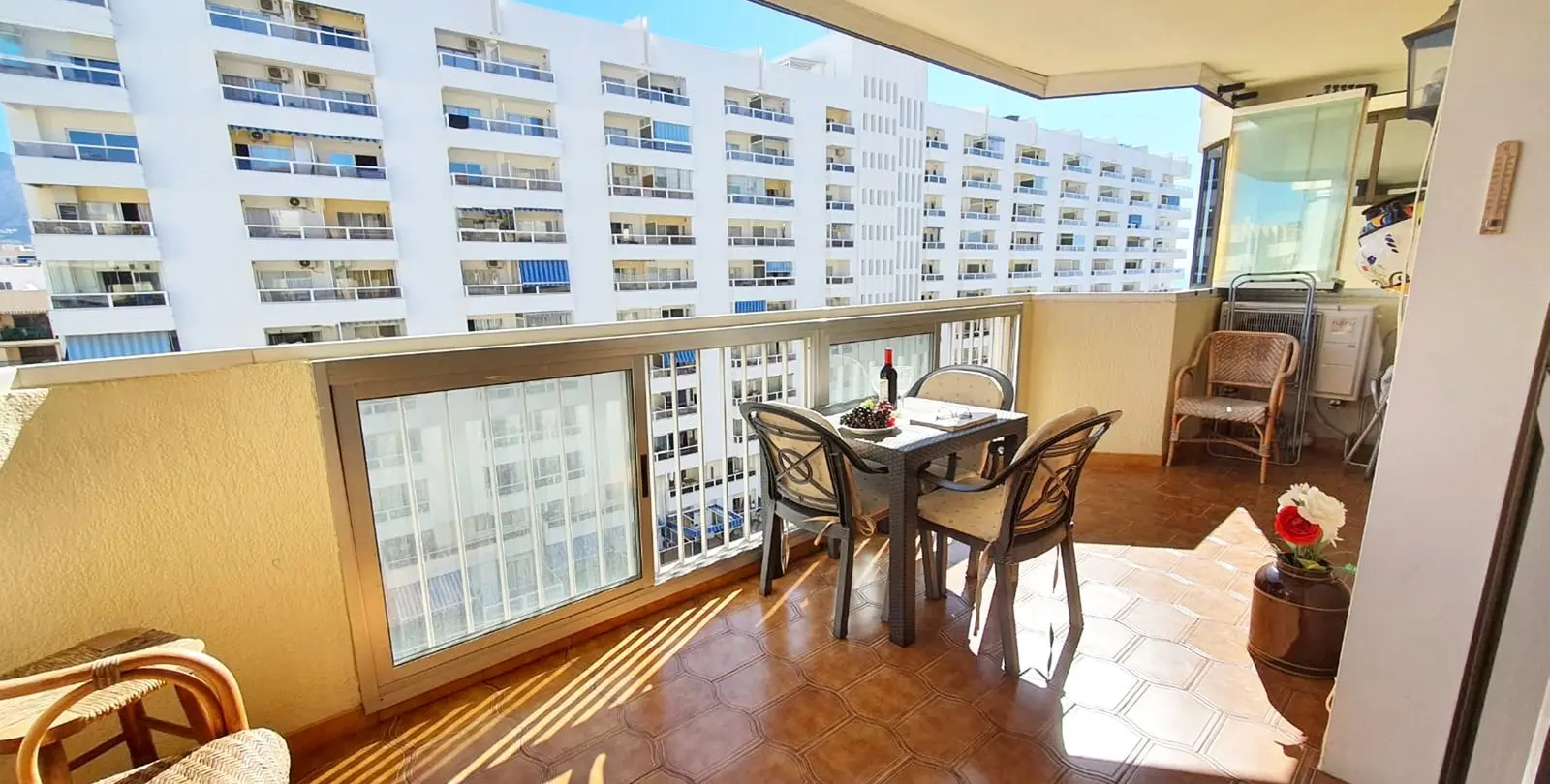 Sale of middle floor apartment in Fuengirola 23