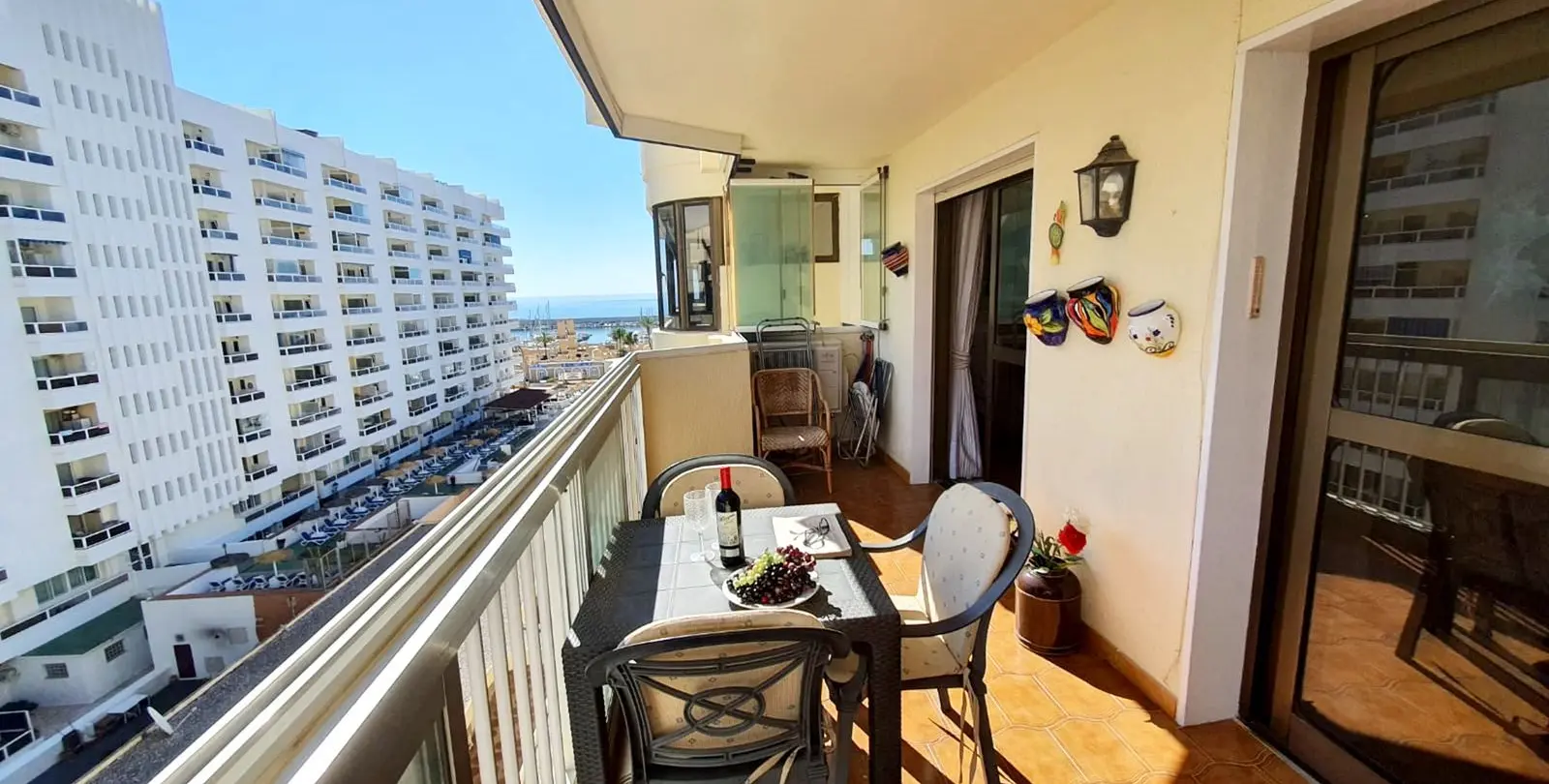 Sale of middle floor apartment in Fuengirola 26