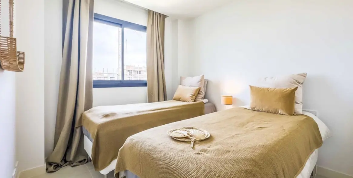 Venta de apartamento en planta media en Fuengirola 20